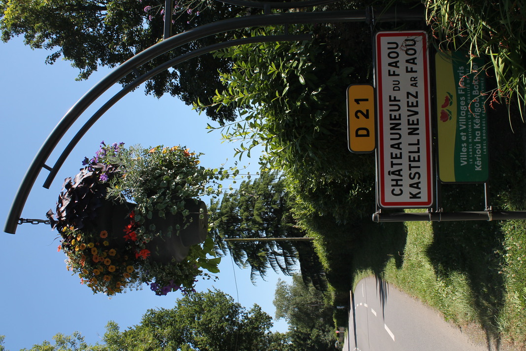 Chateauneuf — Tour du Bout du Monde